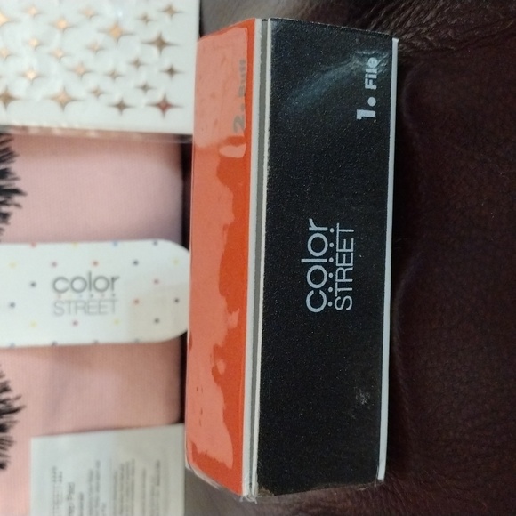 Eyelash Makeup Pouch with Goodies - Picture 4 of 14